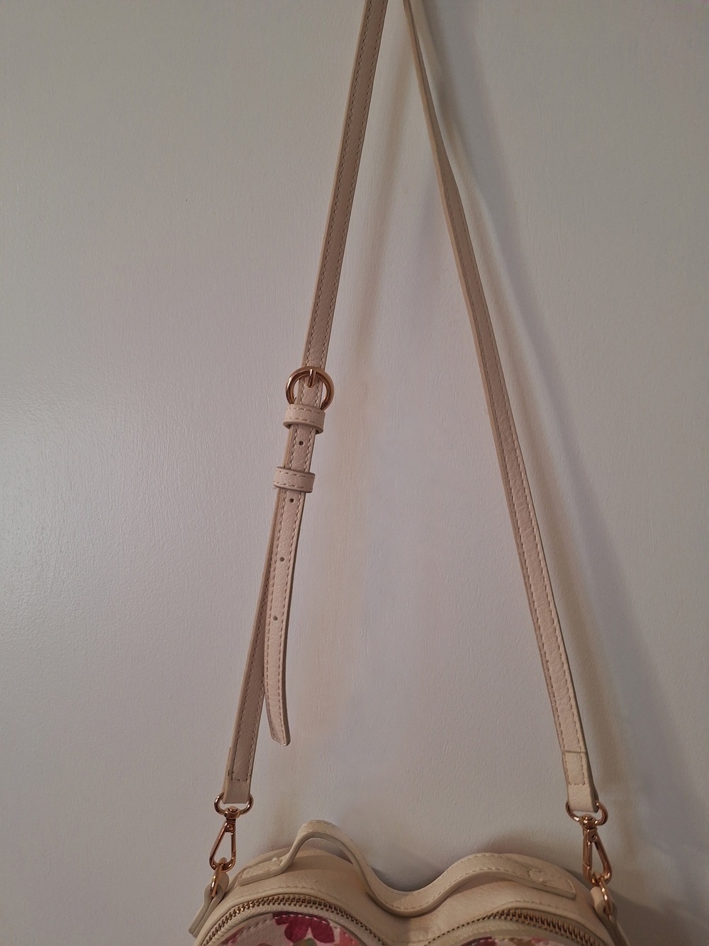 Lauren Conrad Heart-Shaped Floral Crossbody Bag - Cream and Pink - Picture 6 of 9